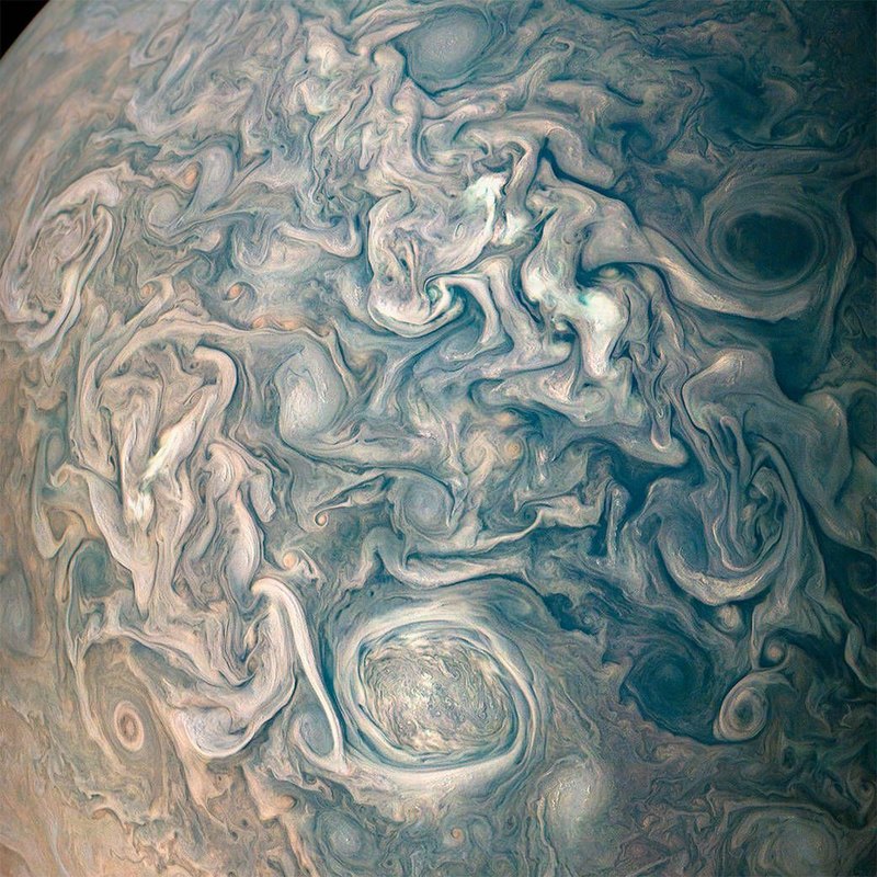 Новая фантастическая фотография облаков Юпитера