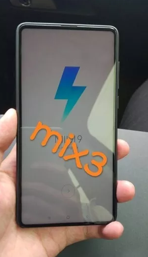 Смартфон Xiaomi Mi Mix 3 предстал на «живых» фотографиях - 1 Смартфон Xiaomi Mi Mix 3 предстал на «живых» фотографиях