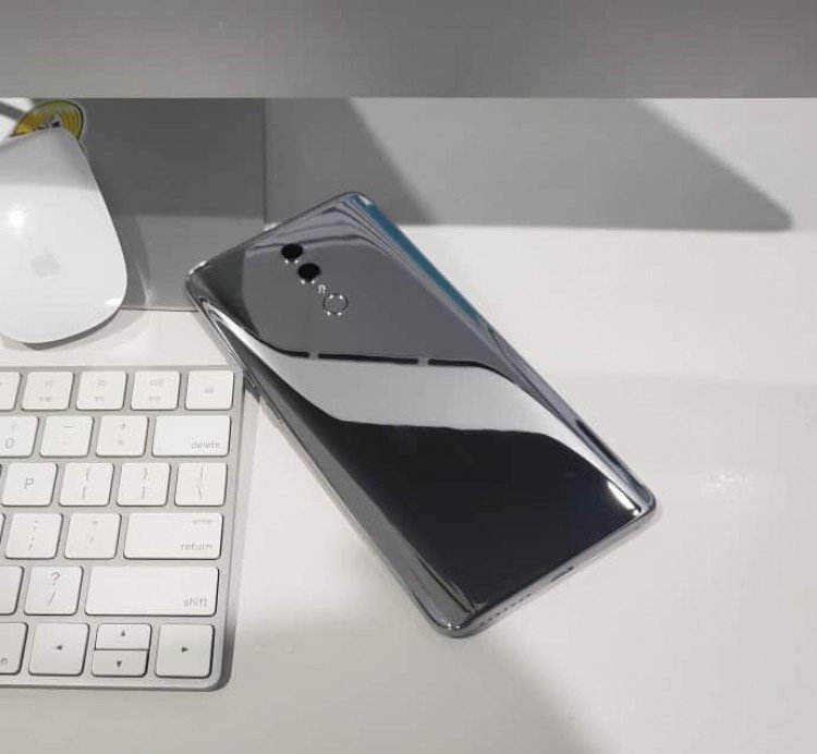 Опубликованы фото смартфона Honor Note 10: исполнением корпуса он напоминает робота из жидкого металла - 2 Honor Note 10