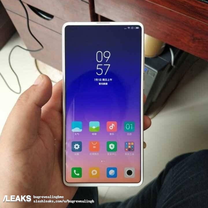 Белый смартфон Xiaomi Mi Mix 3 показался на фото - 1