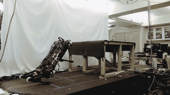 «Слепой» Cheetah 3 робот может подниматься по лестнице, заваленной препятствиями - 1