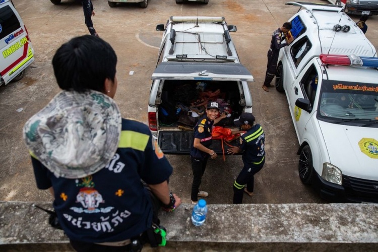 SpaceX хочет спасти детей в Таиланде с помощью небольшой «подводной лодки» SpaceX хочет спасти детей в Таиланде с помощью небольшой «подводной лодки»