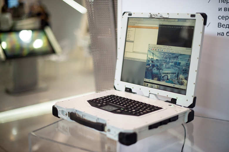 Ростех показал серийный ноутбук на российских процессоре и ОС «Эльбрус» - 1