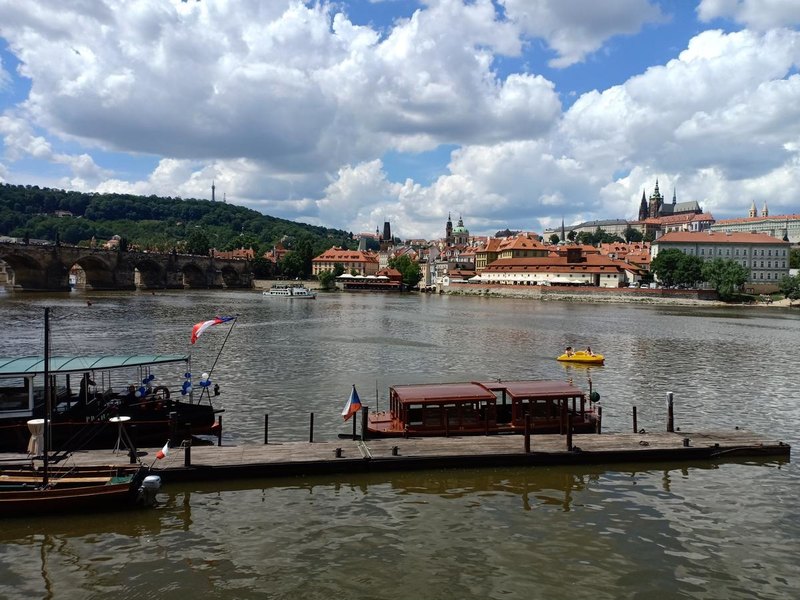 OPPO F7 — телефон для селфи