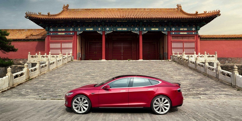 Первый пошёл. В Китае из-за торговой войны с США резко подорожали автомобили Tesla 