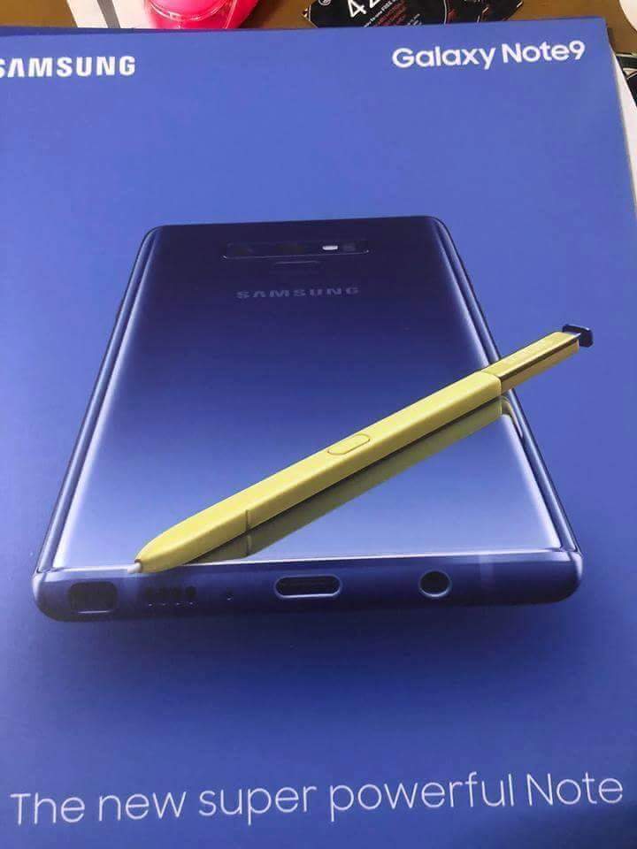 Смартфон Samsung Galaxy Note9 засветился на рекламном постере - 1 Samsung Galaxy Note9