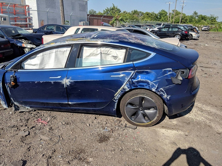 Авария Tesla Model 3