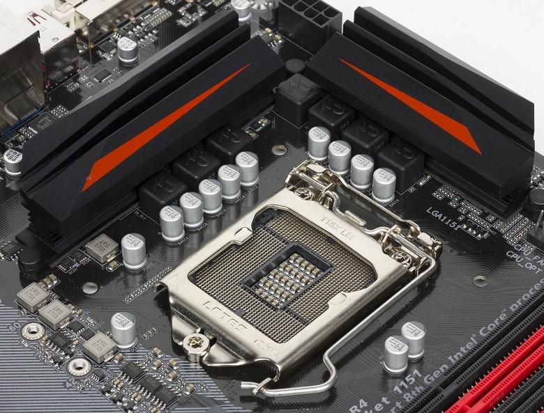 Появились обновления BIOS для плат на чипсете Intel Z370, обеспечивающие совместимость с восьмиядерными процессорами