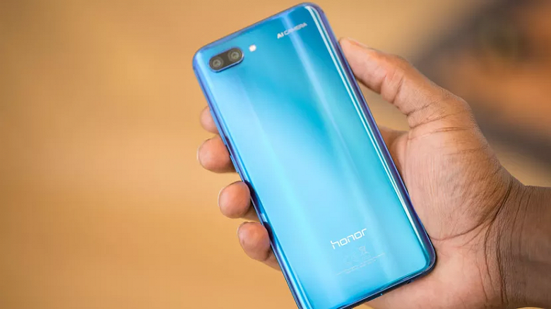 Смартфон Honor 10 получит технологии GPU Turbo и AIS в августе