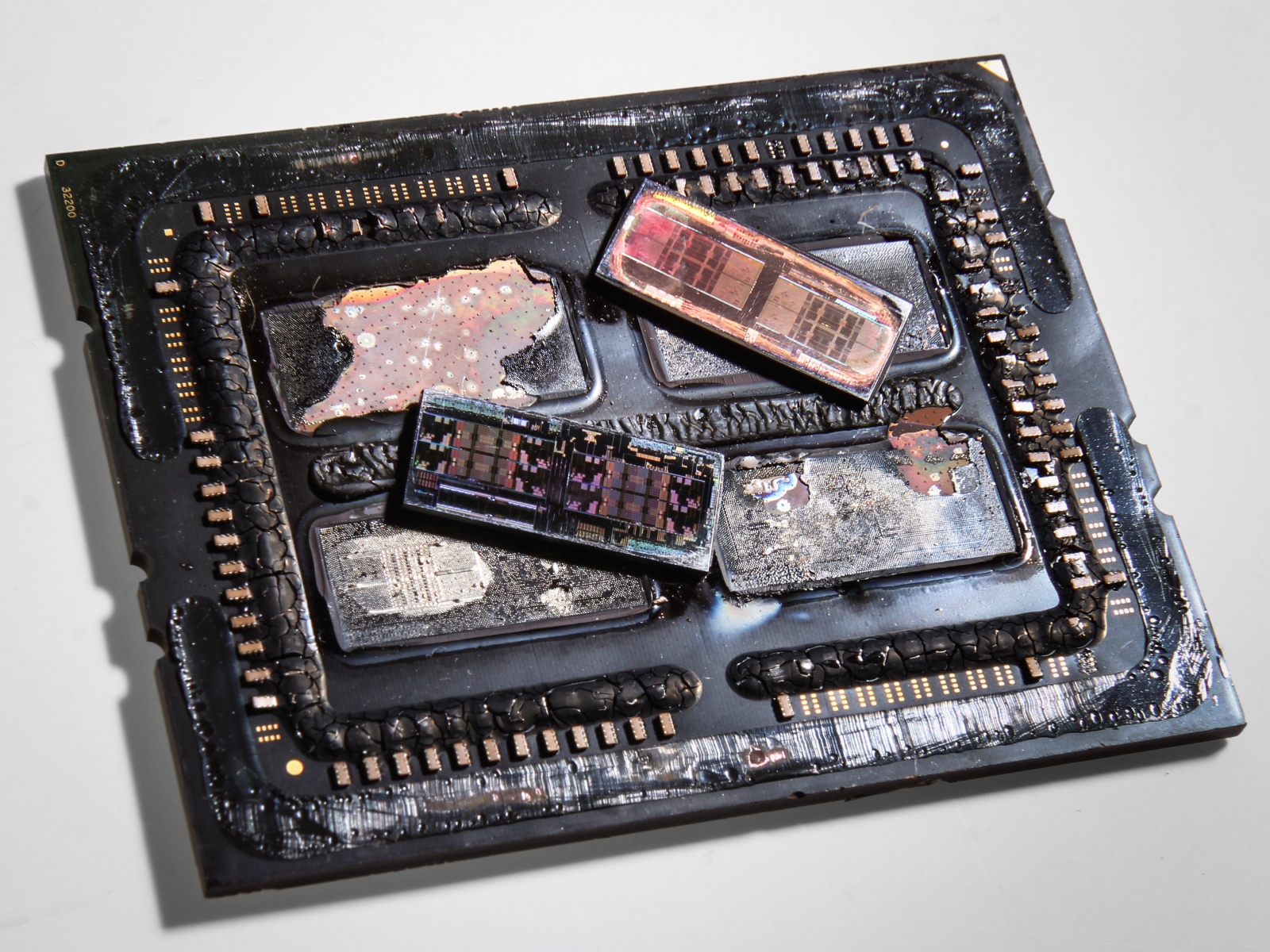 Системы в корпусе или Что на самом деле находится под крышкой корпуса микропроцессора - 1