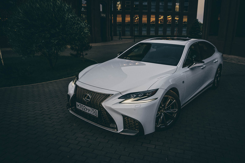 Омотенаши: тест Lexus LS 500