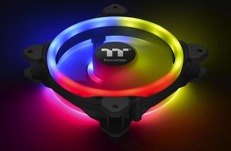 Thermaltake Riing Trio 12 RGB: комплект вентиляторов с тройной подсветкой
