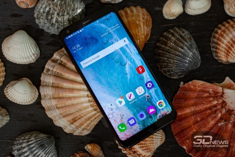 LG Q-серия (2018): объемный звук и прочность LG Q-серия (2018): объемный звук и прочность