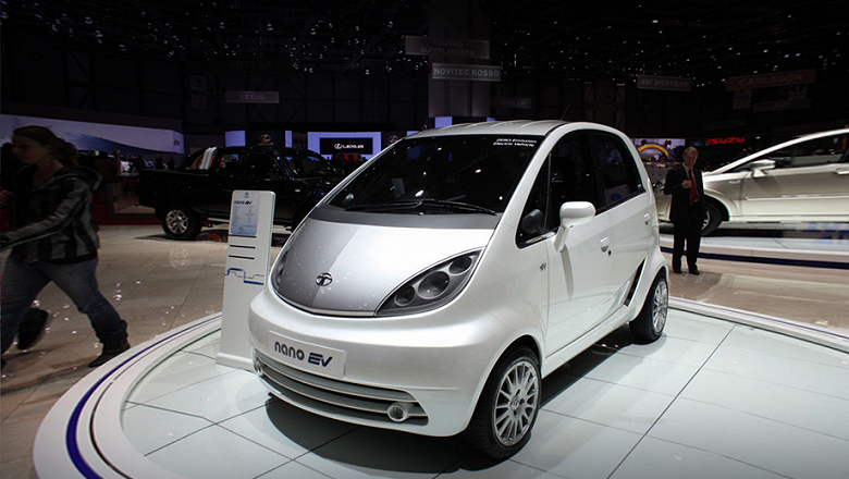 Самый дешевый серийный автомобиль Tata Nano снимают с производства