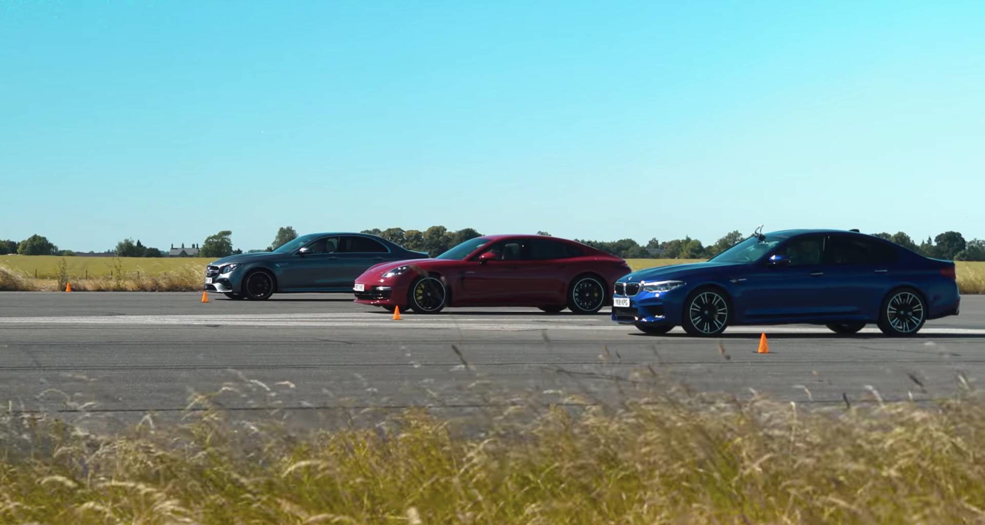 BMW M5, Mercedes-AMG E63 S и гибридный Porsche Panamera сравнили в дрэг-гонке BMW M5, Mercedes-AMG E63 S и гибридный Porsche Panamera сравнили в дрэг-гонке