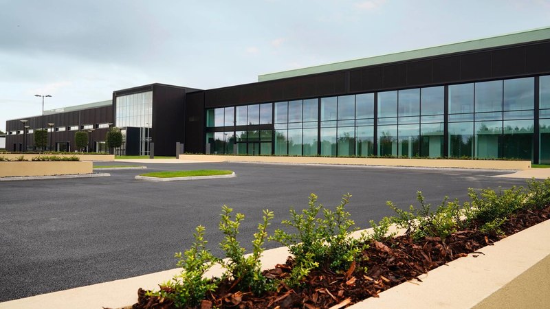 Aston Martin начнет производство своего первого кроссовера в 2019 году