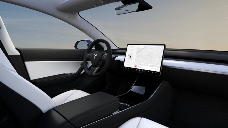 Tesla предложила белый вариант салона для всех полноприводных Model 3