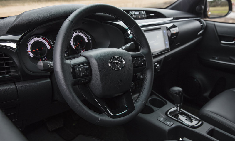 Toyota выпустила юбилейную версию пикапа Hilux