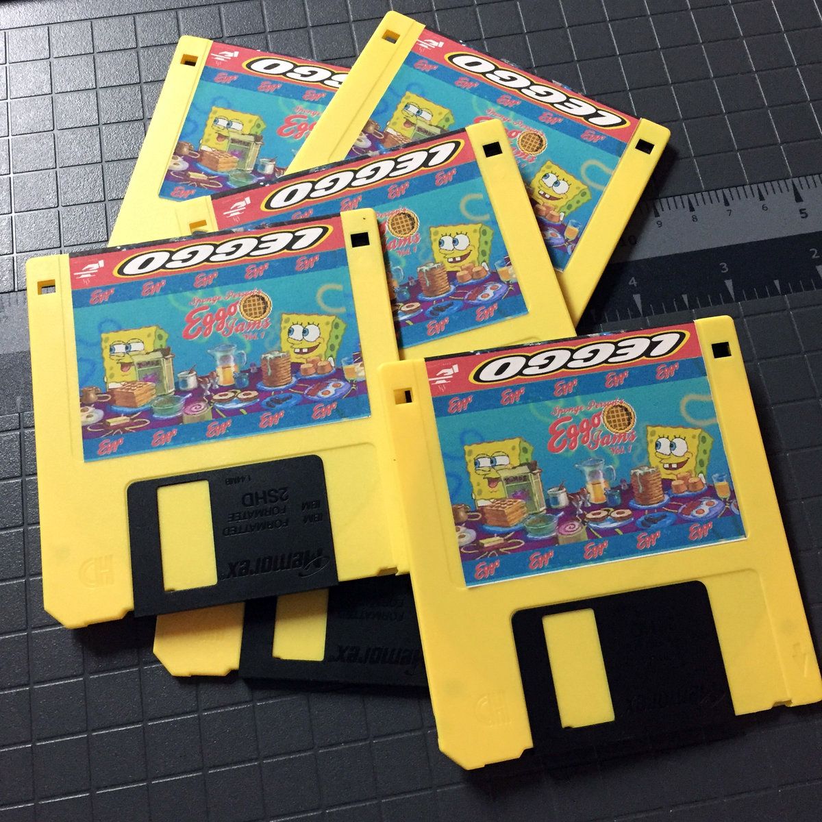 Революция на 3,5": подробности небольшого бума дискет с музыкой вэйпорвэйв - 2 Революция на 3,5": подробности небольшого бума дискет с музыкой вэйпорвэйв - 2