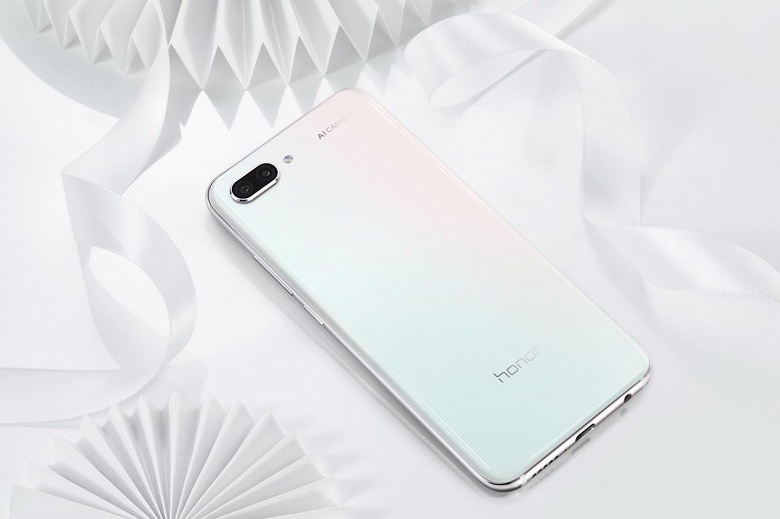 Смартфон Honor 10 GT появится в уникальном цвете Lily of the Valley, подобного которому ни у кого нет