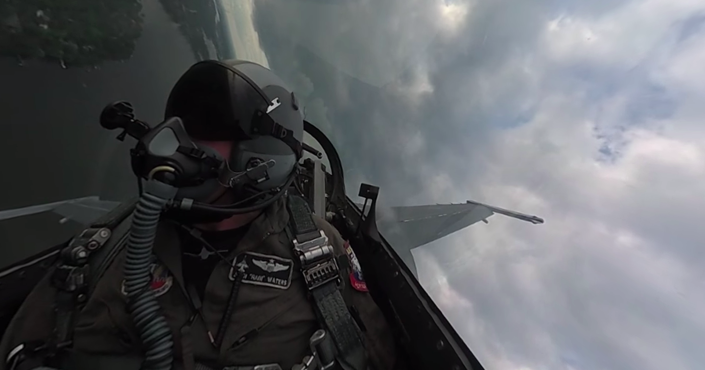 Высший пилотаж из кабины F-16: панорамное видео