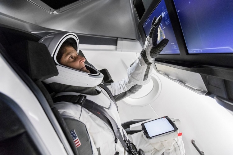 NASA назовёт в пятницу имена 8 астронавтов для полётов на кораблях SpaceX и Boeing