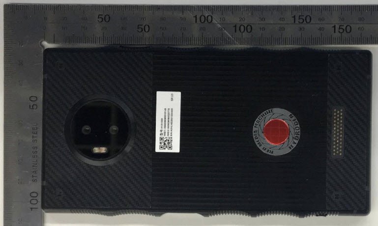 Фотогалерея дня: смартфон Red Hydrogen One с голографическим экраном