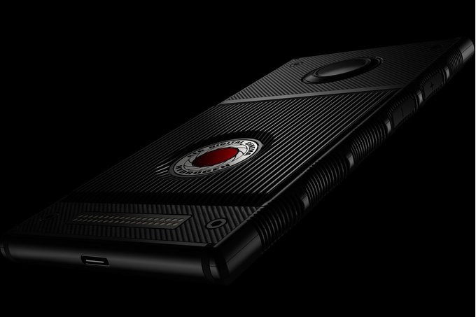 Голографический смартфон Red Hydrogen One прошел сертификацию FCC