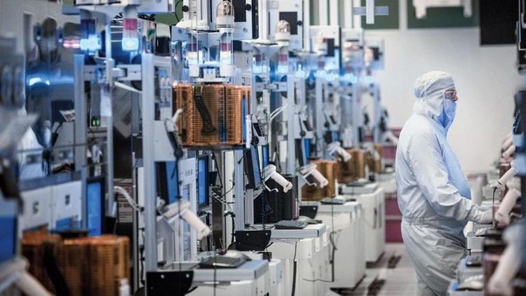 Intel откажется от собственного полупроводникового производства?