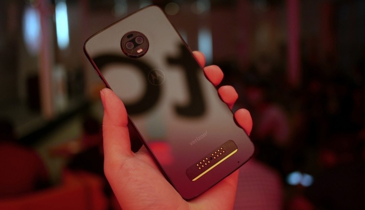 Moto Z3 получит поддержку 5G в виде сменного модуля