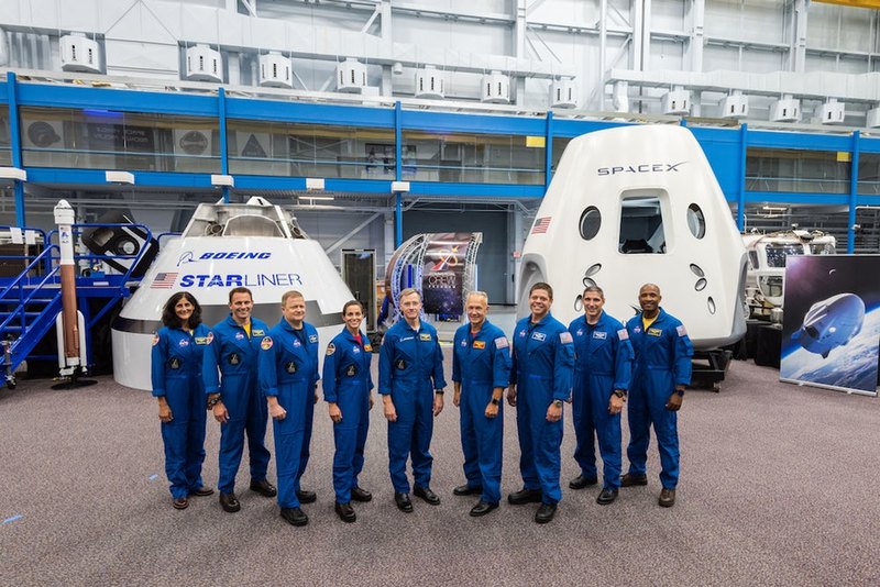 Объявлены экипажи первых пилотируемых миссий кораблей SpaceX и Boeing