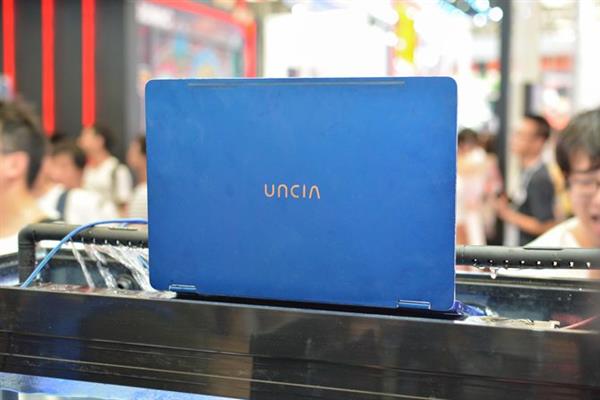 Представлен первый в мире водонепроницаемый ноутбук Raytheon Uncia 
