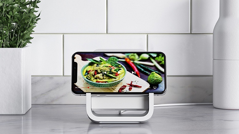 Logitech Powered Wireless Charging Stand — беспроводная зарядная станция, созданная совместно с Apple