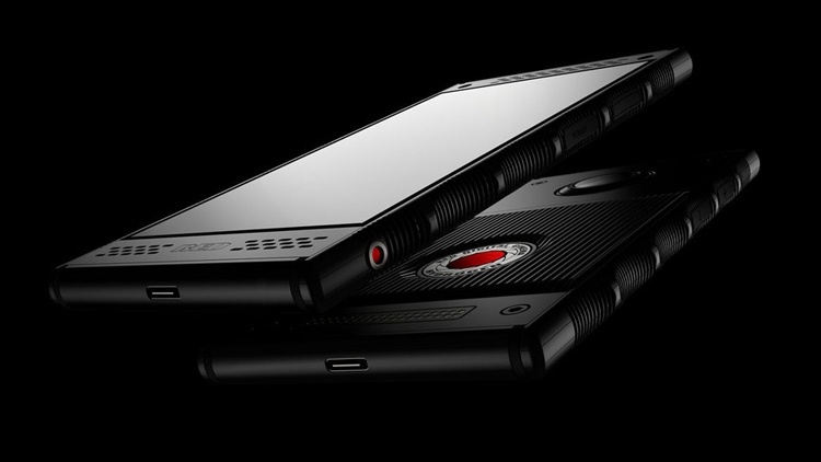 Смартфон RED Hydrogen One с голографическим экраном выйдет осенью Смартфон RED Hydrogen One с голографическим экраном выйдет осенью