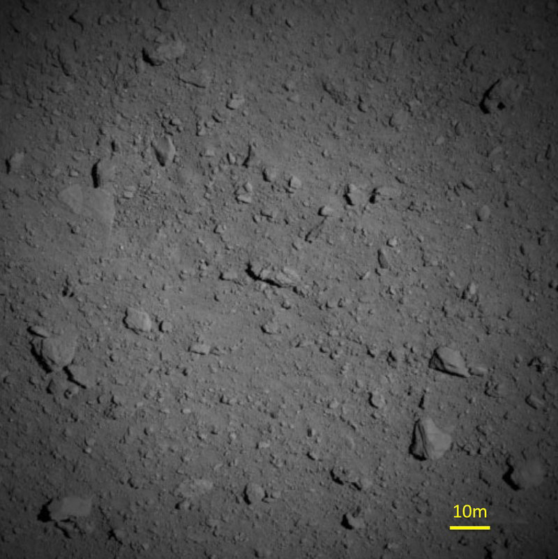 Станция «Хаябуса-2» сняла крупным планом поверхность астероида Рюгу