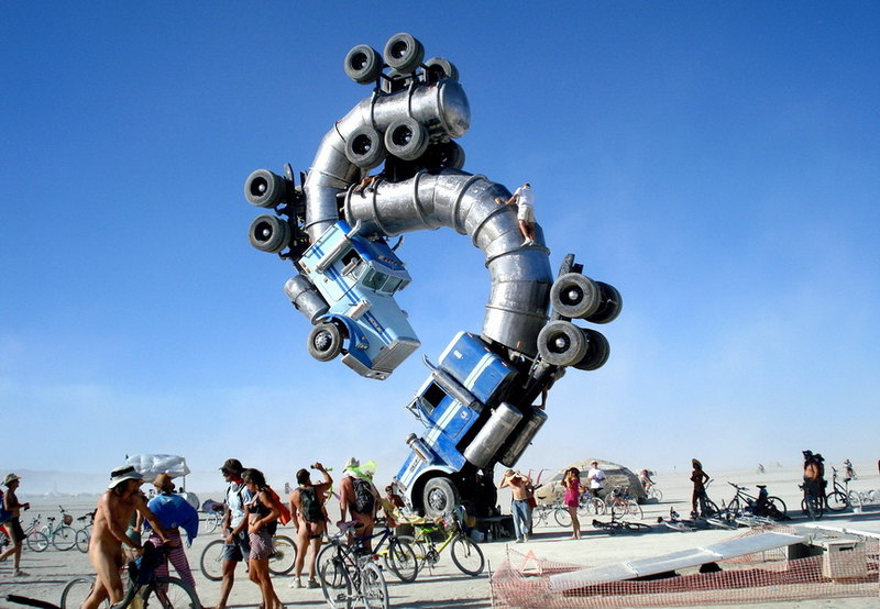 10 самых впечатляющих инсталляций фестиваля Burning Man