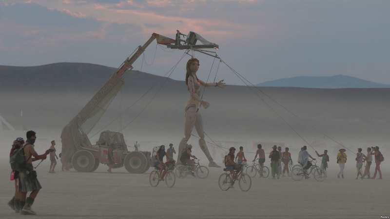 10 самых впечатляющих инсталляций фестиваля Burning Man