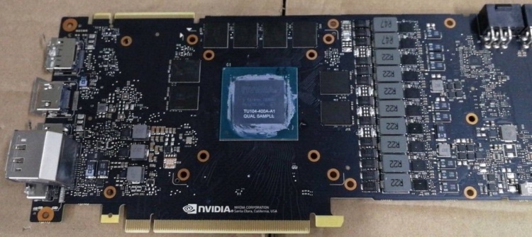 Графический процессор NVIDIA TU104 поколения Turing запечатлён на фото