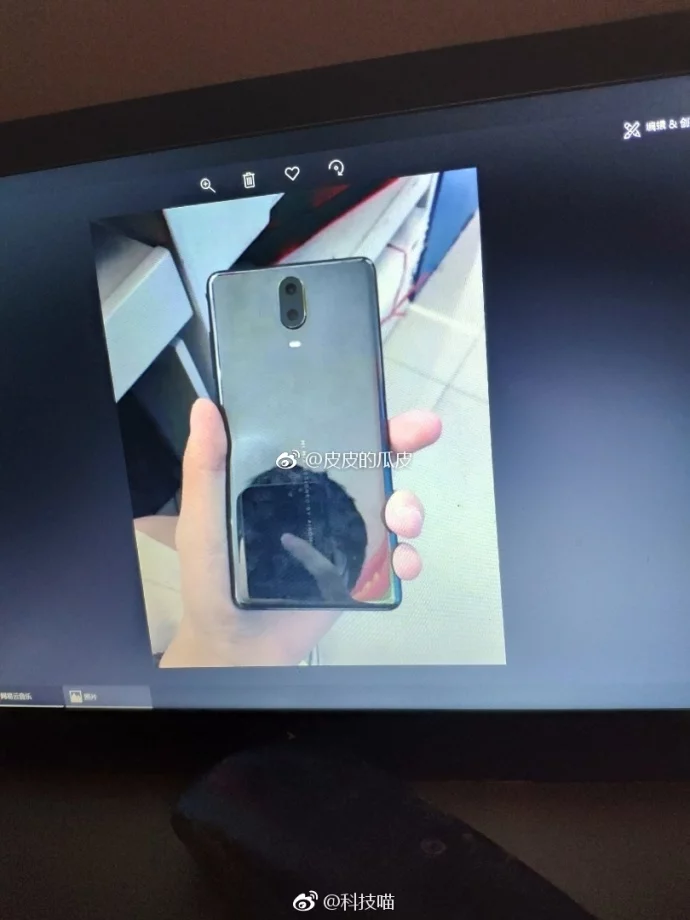 Живые фото смартфона Xiaomi Mi Mix 3 слили в Сеть - 2 Появились первые живые фото безрамочного смартфона Xiaomi Mi Mix 3