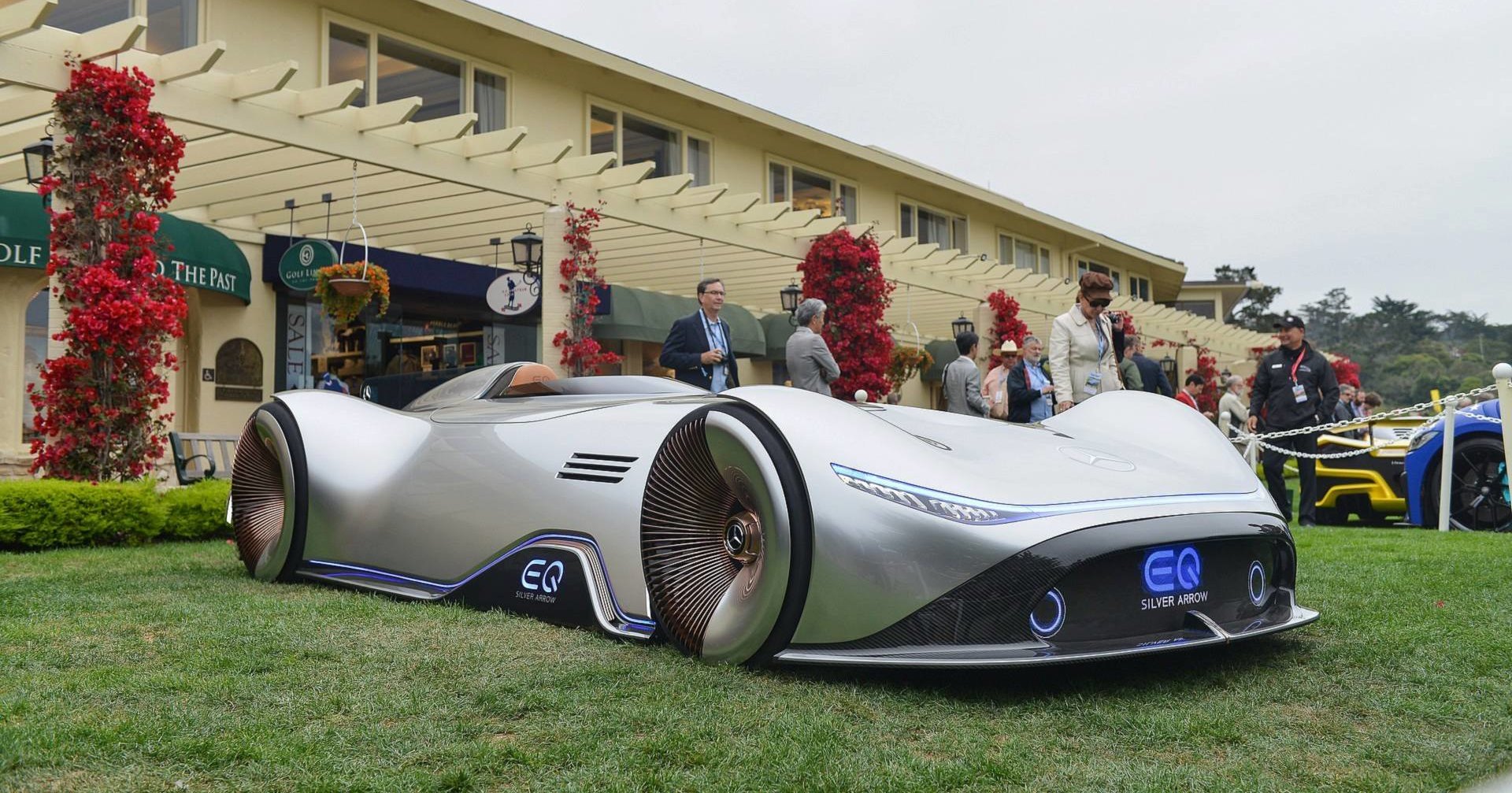 «Мерседес» сделал современную «Серебряную стрелу» «Мерседес» сделал современную «Серебряную стрелу»