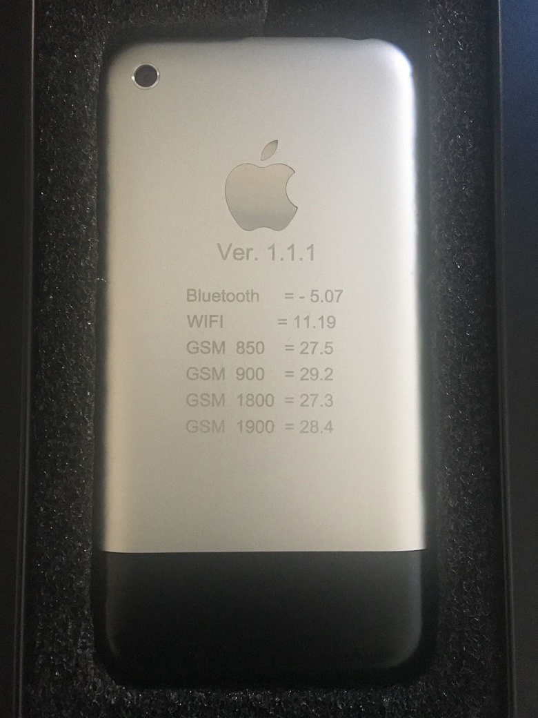 На eBay продаётся редчайший прототип оригинального iPhone - 4