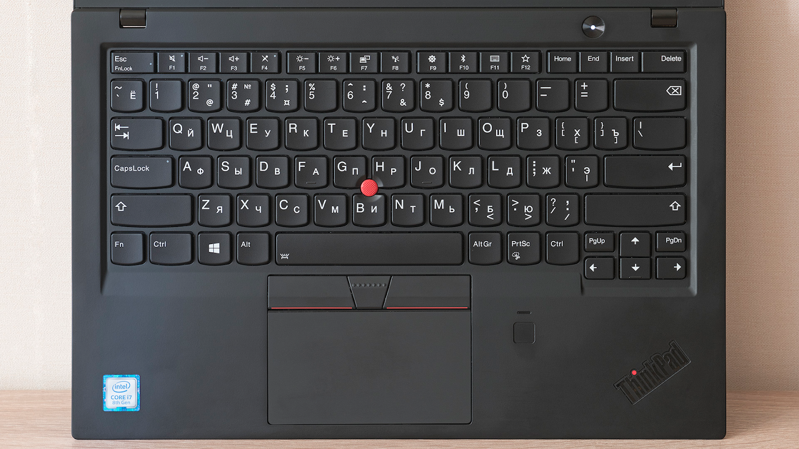 Обзор ноутбука Lenovo ThinkPad X1 Carbon (2018): лёгкий, удобный, мощный - 12