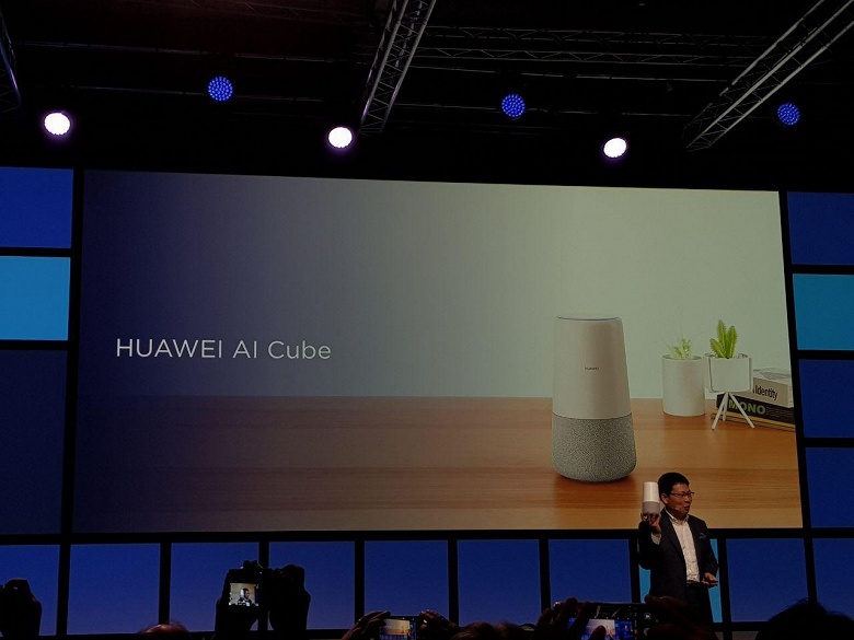 Huawei представила смарт-колонку AI Cube со встроенным 4G-роутером - 1