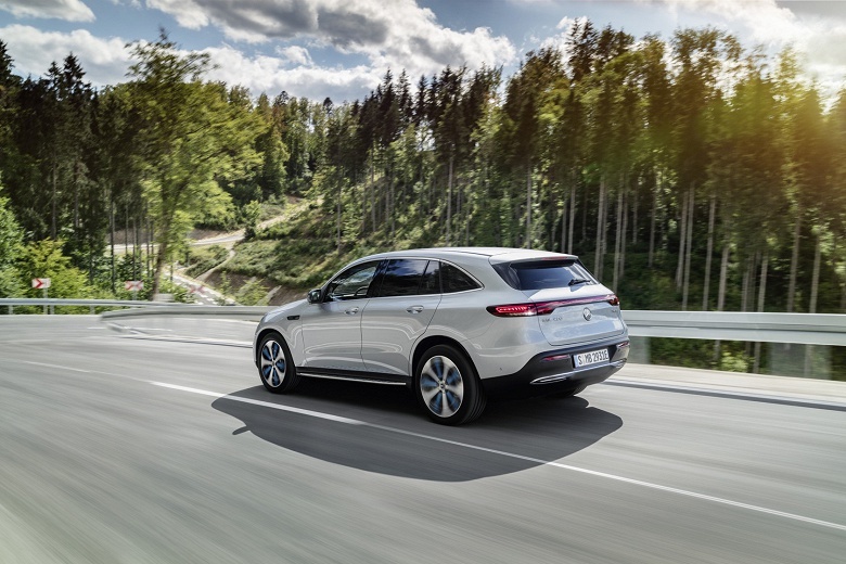 Представлен Mercedes-Benz EQC 400 4Matic — первый электрический кроссовер компании