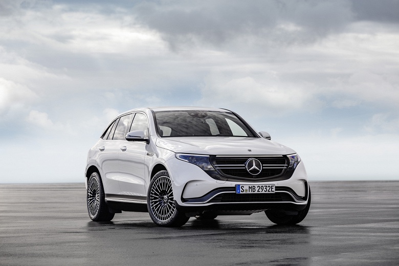 Представлен Mercedes-Benz EQC 400 4Matic — первый электрический кроссовер компании