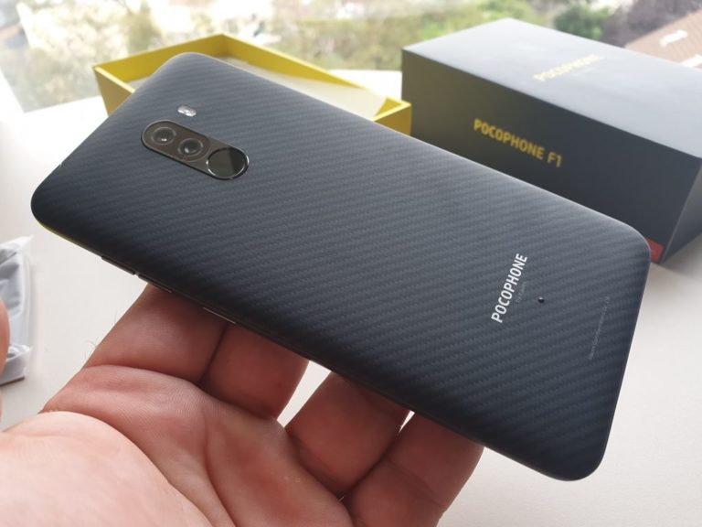 Кевларовый смартфон Xiaomi Pocophone F1 поступил в продажу - 1