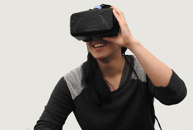 Спрос на шлемы виртуальной реальности рухнул на треть
