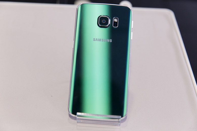 Смартфон Samsung Galaxy S10 получит новые цвета «намного прекраснее, чем градиенты» - 1 Смартфон Samsung Galaxy S10 получит новые цвета «намного прекраснее, чем градиенты» - 1