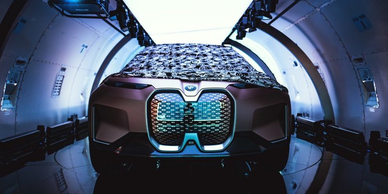BMW показала концептуальный электрокроссовер Vision iNext