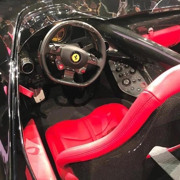 Ferrari показала дуэт коллекционных моделей